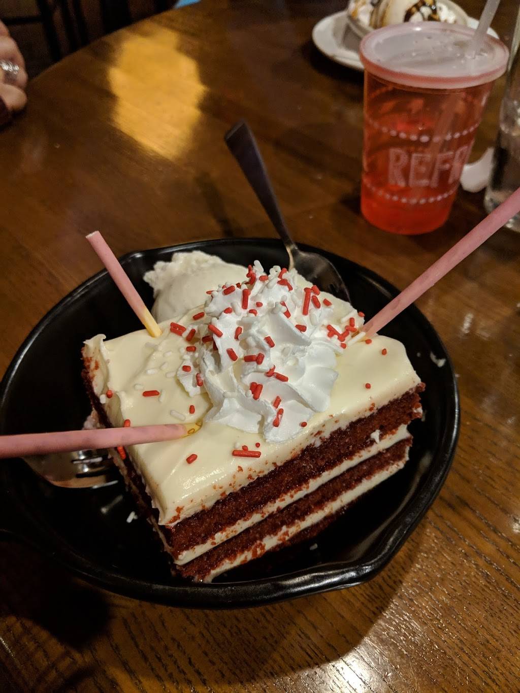 TGI Fridays | restaurant | 6577 Grand Ave, Gurnee, IL 60031, USA | 8478550007 OR +1 847-855-0007