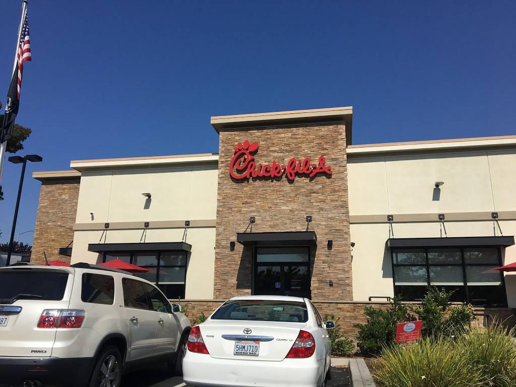 Chick-fil-A | restaurant | 2081 Harbison Dr, Vacaville, CA 95687, USA | 7074471269 OR +1 707-447-1269