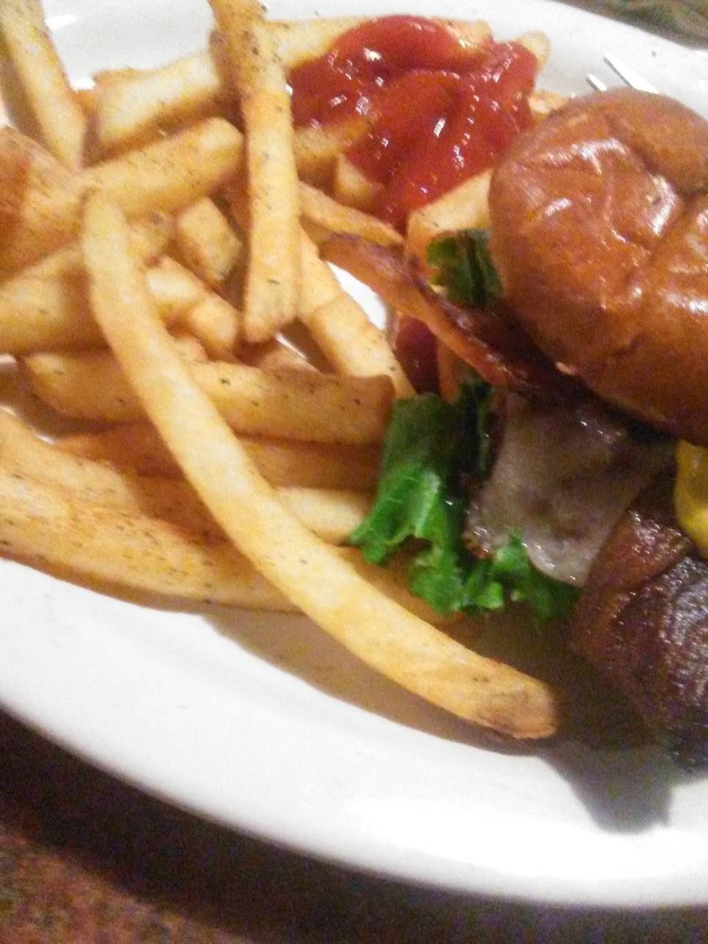 Huckleberrys | restaurant | 2213 Yosemite Blvd, Modesto, CA 95354, USA | 2095270872 OR +1 209-527-0872