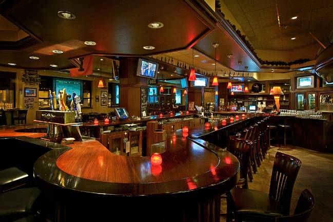 Krolls South Loop | restaurant | 1736 S Michigan Ave, Chicago, IL 60616, USA | 3122351400 OR +1 312-235-1400