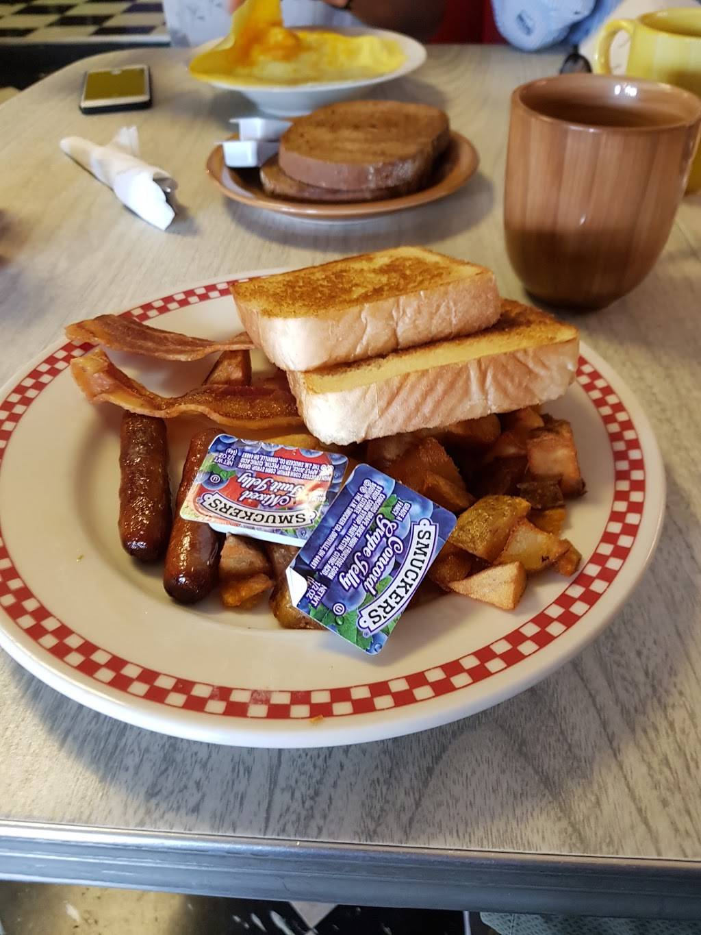 Zodiac Dinor | restaurant | 2516 State St, Erie, PA 16503, USA | 8144553543 OR +1 814-455-3543