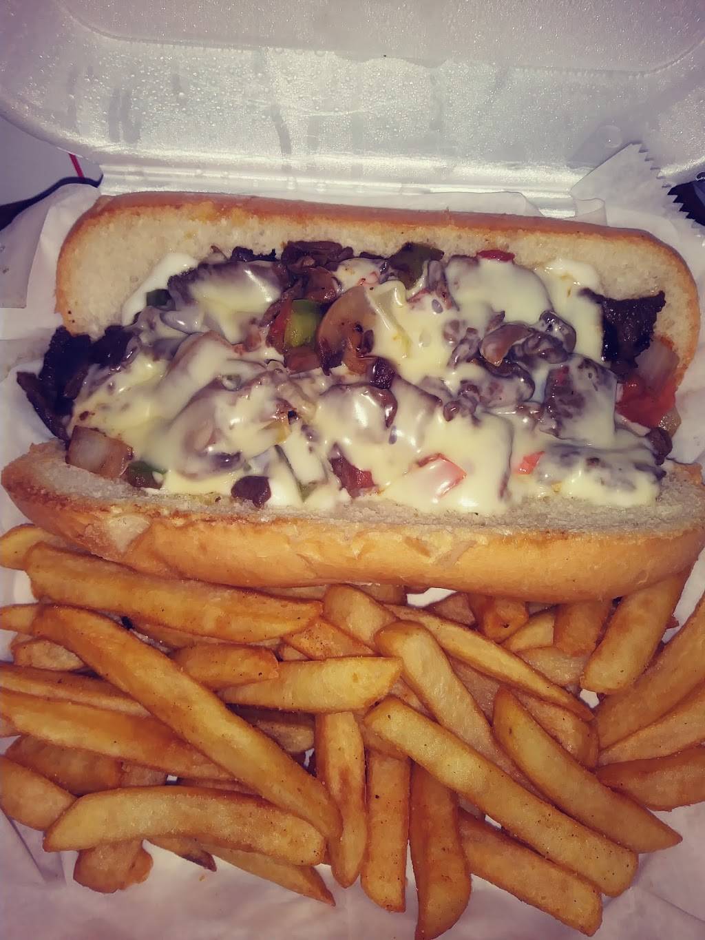 Karinas Pizza | restaurant | 2952 South 13th Street #3824, Milwaukee, WI 53215, USA | 4148103004 OR +1 414-810-3004