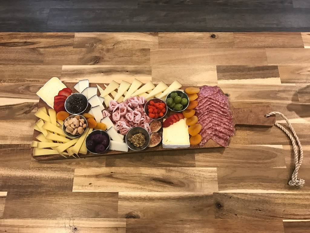 Share: Cheesebar | restaurant | 6105 Ridge Ave, Cincinnati, OH 45213, USA | 5133513063 OR +1 513-351-3063