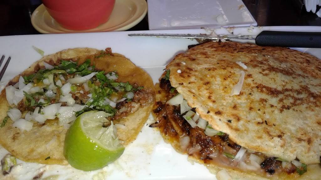 La Chilangueada | restaurant | 5131 W Fullerton Ave, Chicago, IL 60639, USA | 7732376638 OR +1 773-237-6638