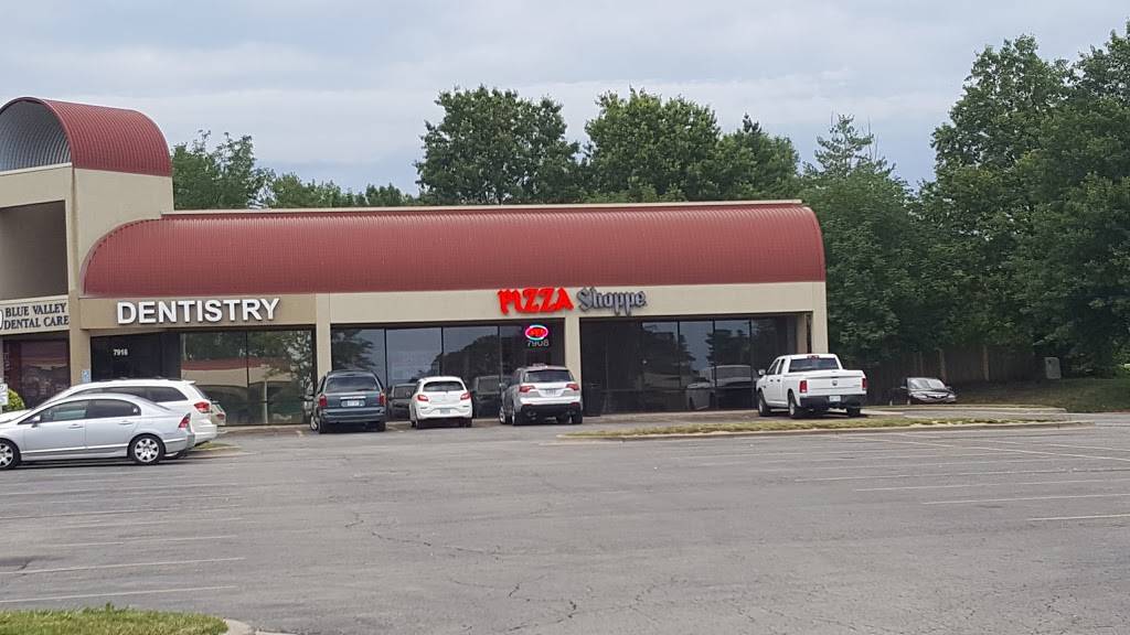 Pizza Shoppe | restaurant | 7908 151st St, Overland Park, KS 66223, USA | 9134024442 OR +1 913-402-4442