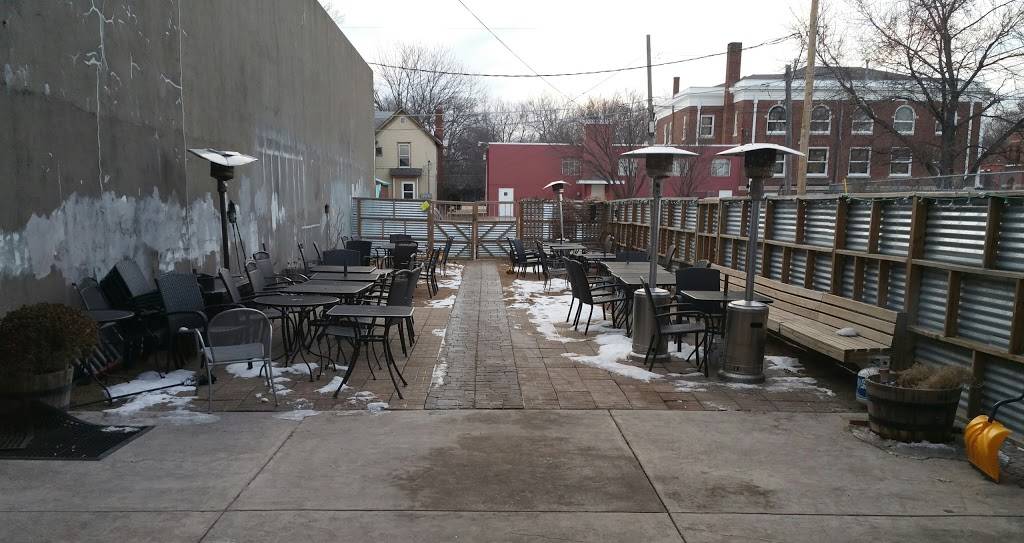 The Wheel Barrel | restaurant | 925 N Kansas Ave, Topeka, KS 66608, USA | 7852896767 OR +1 785-289-6767