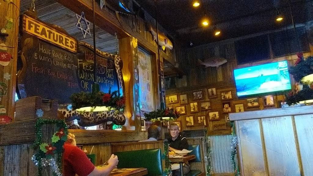 Flanigans Seafood Bar and Grill | restaurant | 2401 10th Ave N, Lake Worth, FL 33461, USA | 5619644666 OR +1 561-964-4666