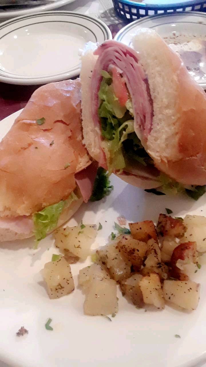 Cafe Corleone Italian Restaurant | meal delivery | 15337 Paramount Blvd, Paramount, CA 90723, USA | 5624086100 OR +1 562-408-6100