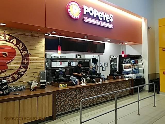 Popeyes Louisiana Kitchen | restaurant | Ernie Pyle Travel Plaza (Westbound) Indiana Toll Road (Mile Post 126), Howe, IN 46746, USA | 2606385892 OR +1 260-638-5892