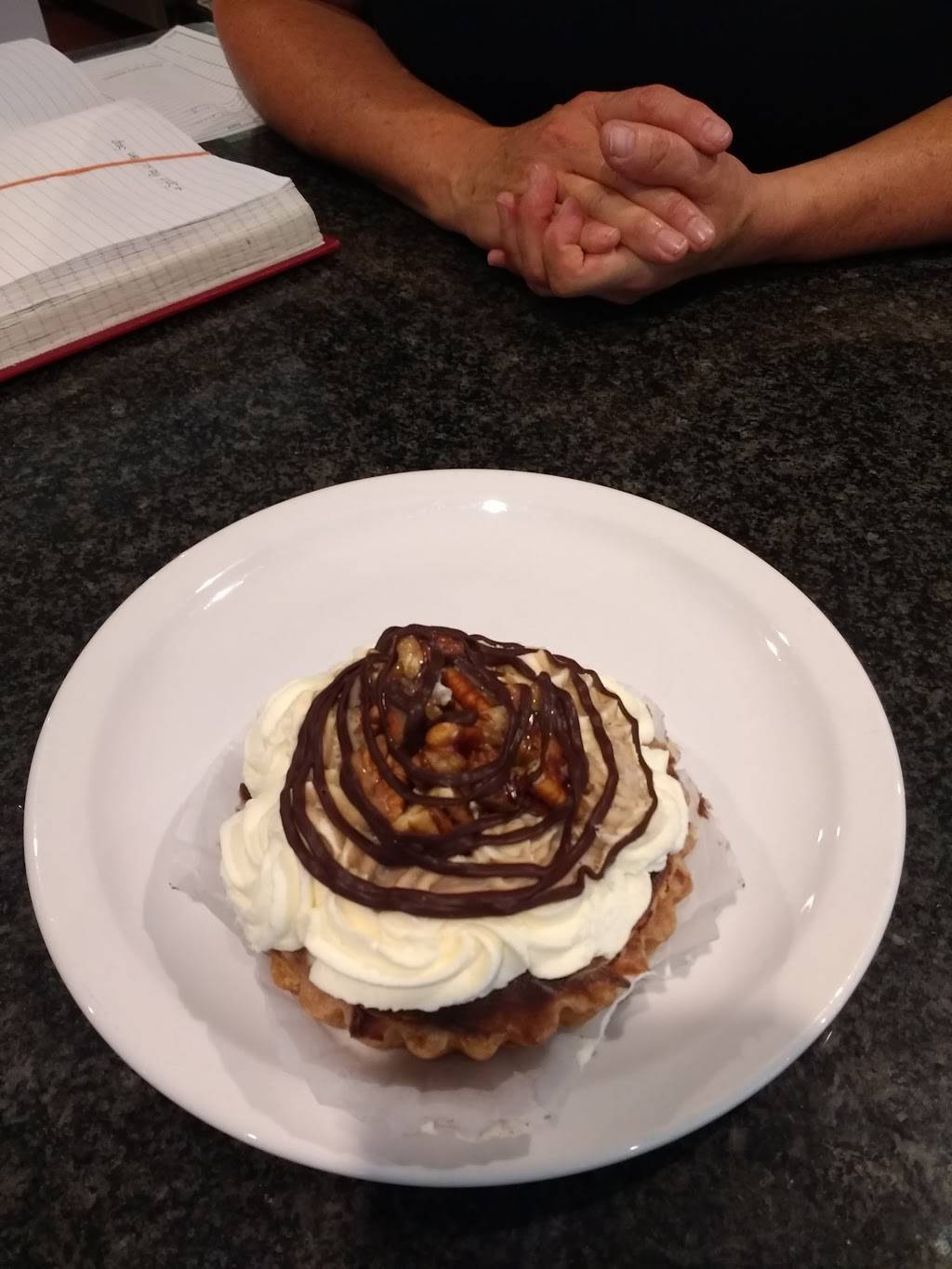 Maxims Restaurant | restaurant | 18025 W Capitol Dr, Brookfield, WI 53045, USA | 2627834501 OR +1 262-783-4501