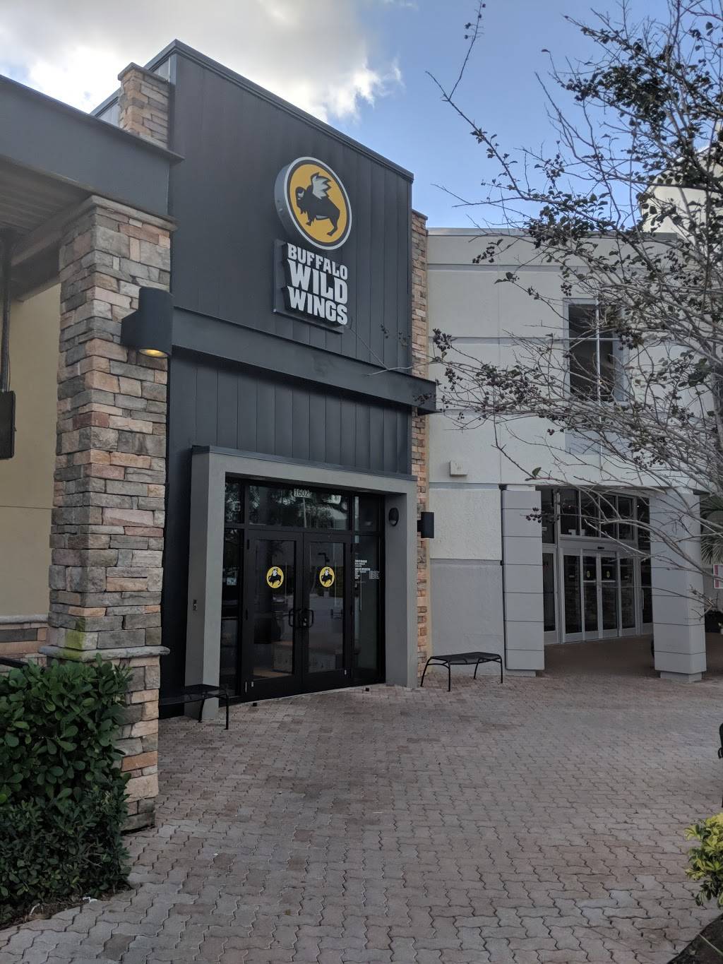 Buffalo Wild Wings | meal takeaway | 8000 W Broward Blvd, Plantation, FL 33388, USA | 9543700194 OR +1 954-370-0194