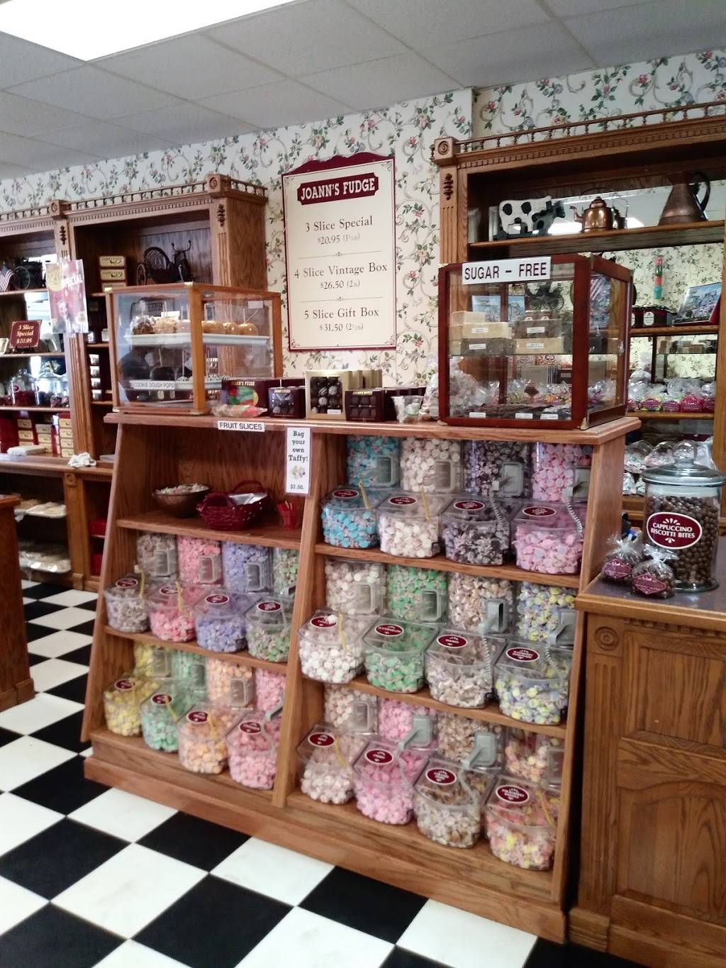 Dairy Queen | restaurant | 201 W Central Ave, Mackinaw City, MI 49701, USA | 2314200452 OR +1 231-420-0452