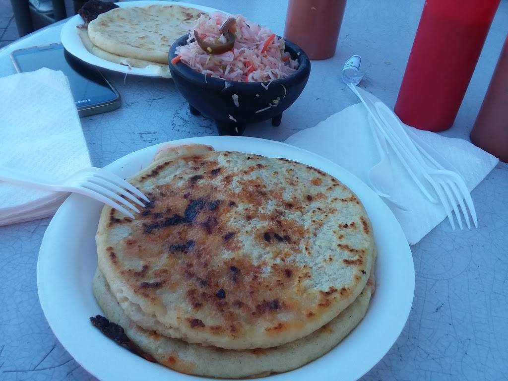 Pupuseria La Molienda | restaurant | 345 W Foothill Blvd, Rialto, CA 92376, USA | 9098751680 OR +1 909-875-1680
