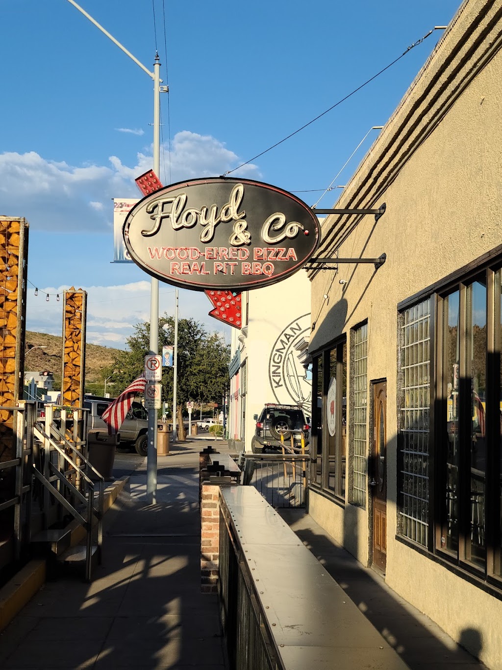Floyd and Company Wood-Fired Pizza and Specialty Market | restaurant | 418 E Beale St, Kingman, AZ 86401, USA | 9287533626 OR +1 928-753-3626