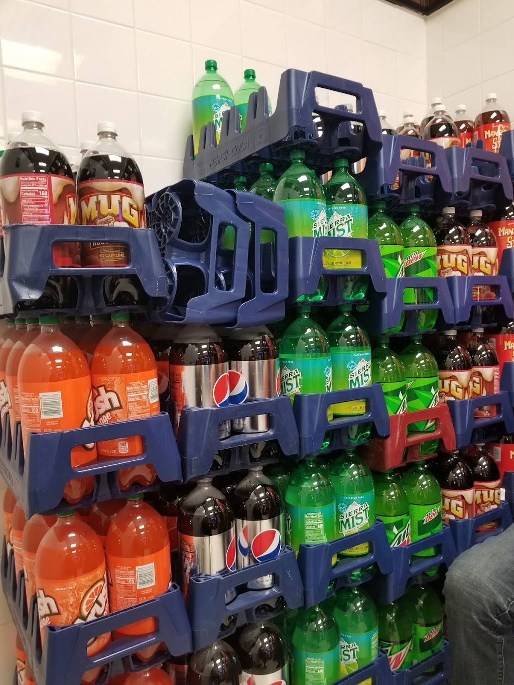 Little Caesars Pizza | meal takeaway | 965 N Resler Dr, El Paso, TX 79912, USA | 9155812554 OR +1 915-581-2554