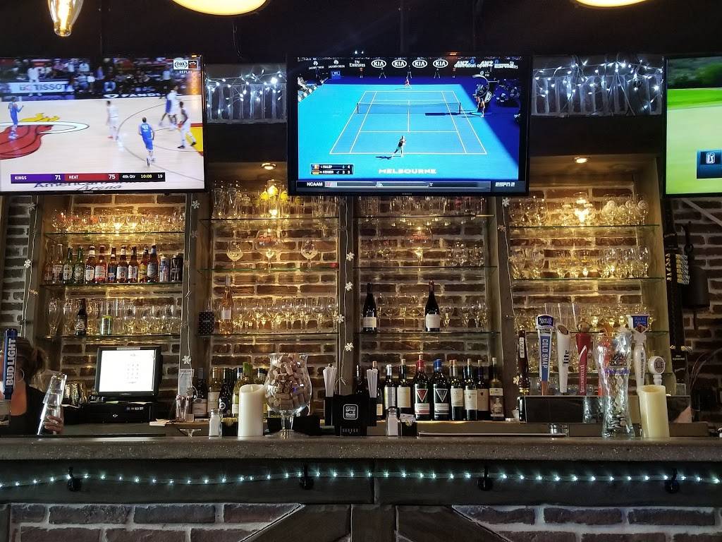 The Doghouse Grille | restaurant | 5430 Military Trail, Jupiter, FL 33458, USA | 5616199680 OR +1 561-619-9680