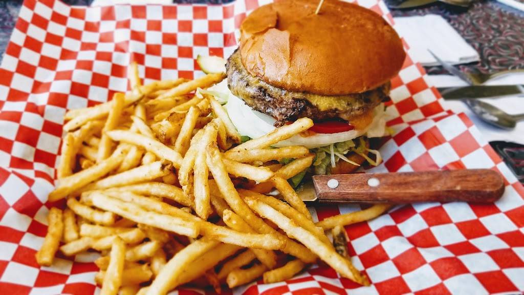 Twoheys Restaurant | restaurant | 1050, 1224 N Atlantic Blvd, Alhambra, CA 91801, USA | 6262847387 OR +1 626-284-7387