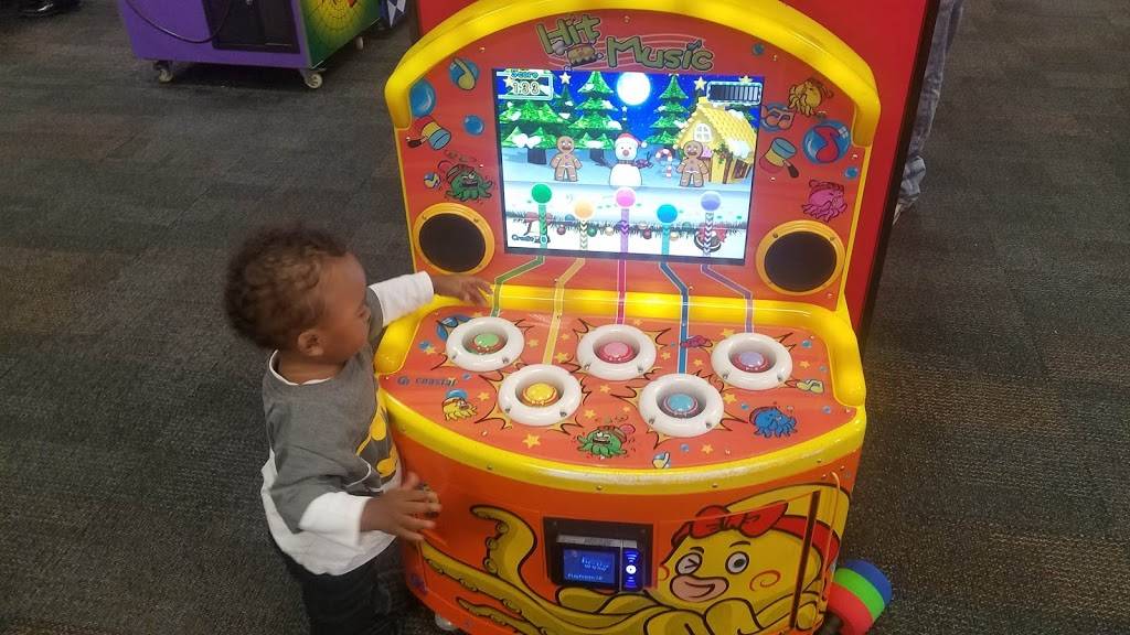 Chuck E. Cheese | restaurant | 1431 22nd St, West Des Moines, IA 50266, USA | 5152239430 OR +1 515-223-9430