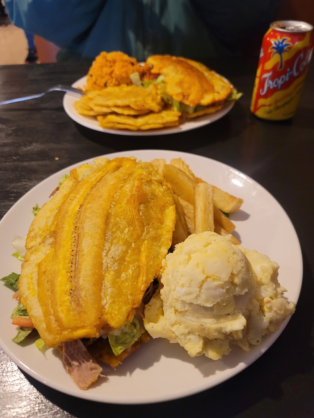 Tania’s Latin American Restaurant | restaurant | 524 E 3rd St, Hobart, IN 46342, USA | 2199420101 OR +1 219-942-0101