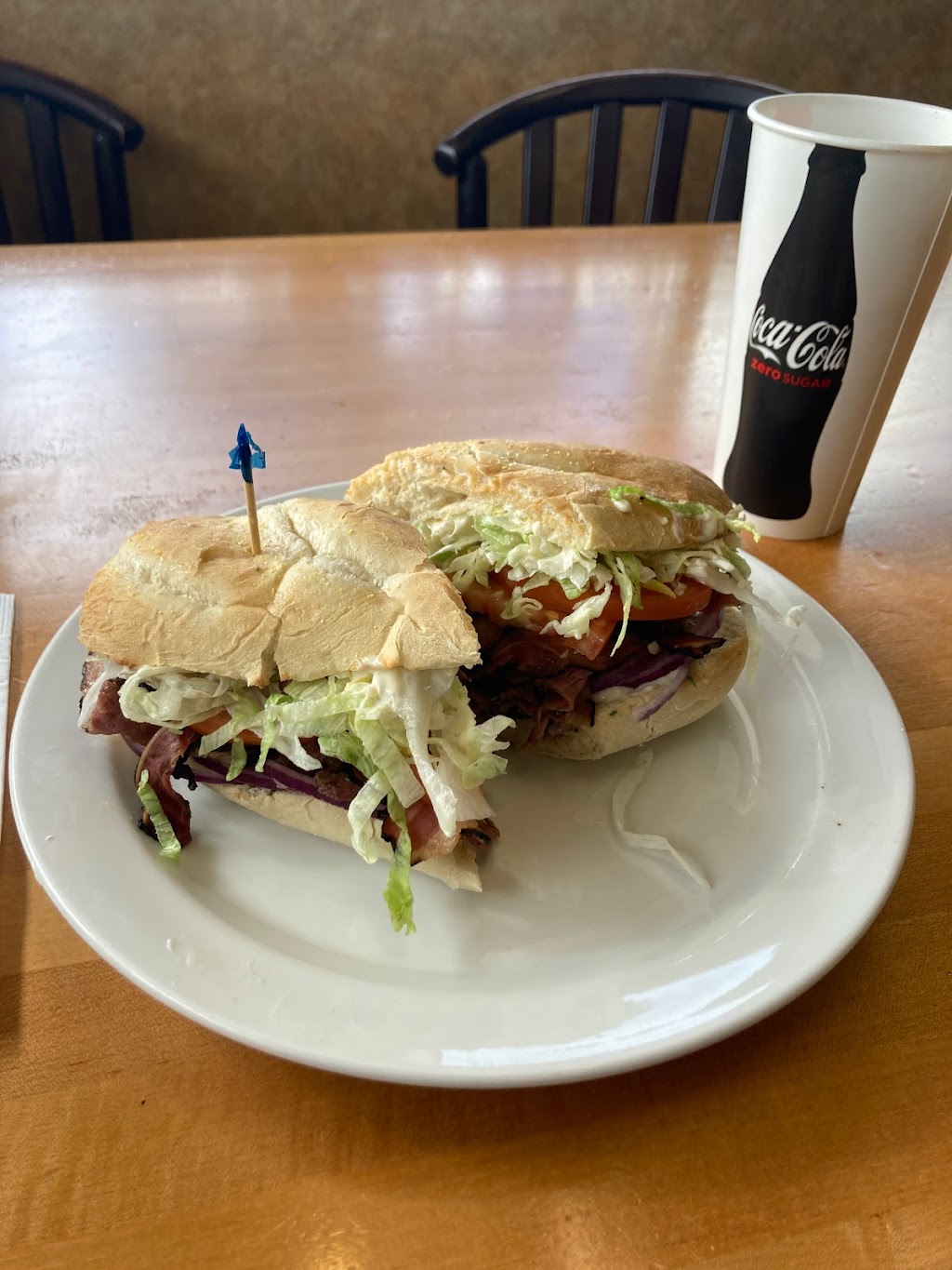 Lucky Millers Deli & Market | restaurant | 2495 Athens Ave, Redding, CA 96001, USA | 5306914333 OR +1 530-691-4333