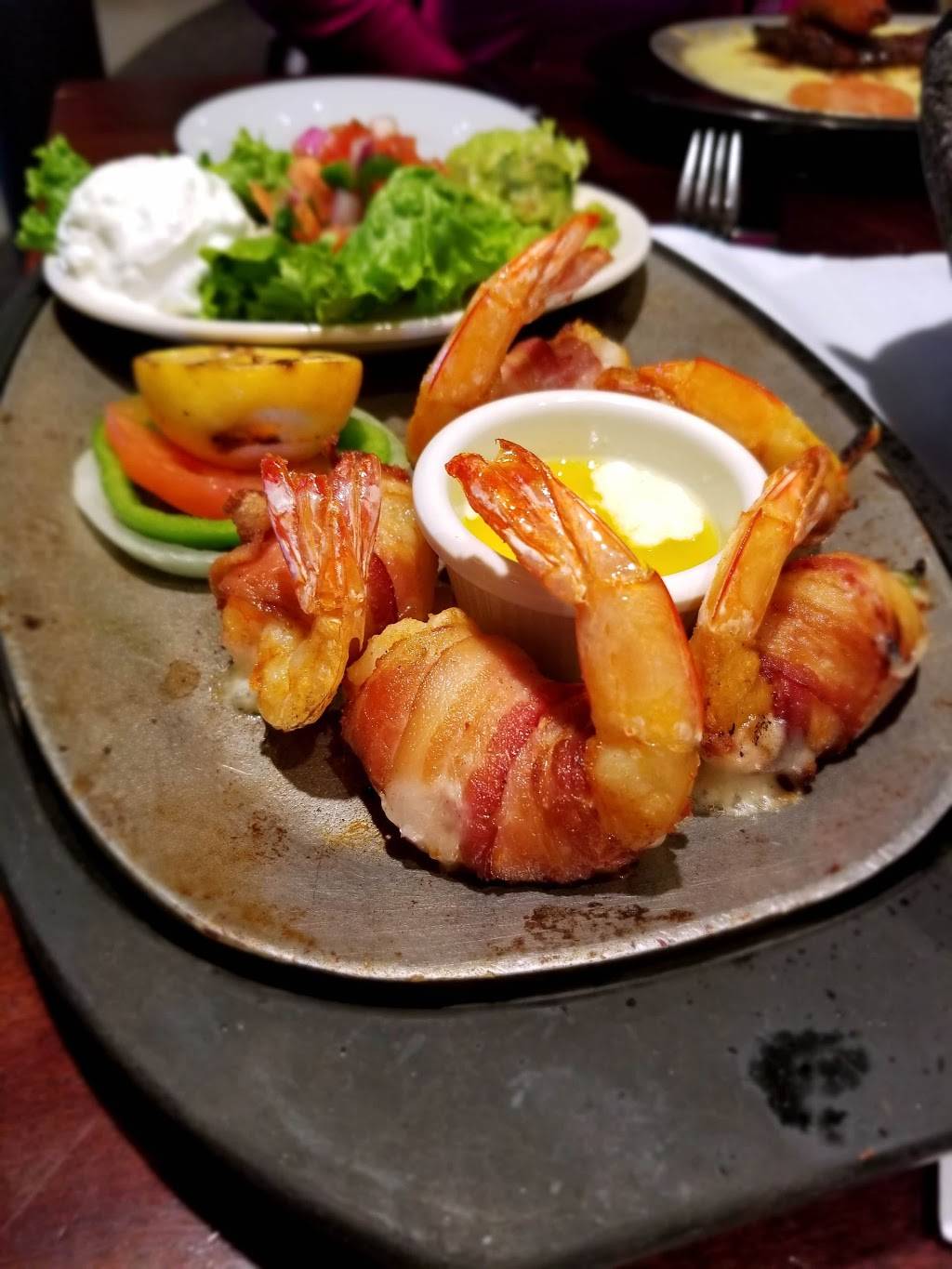 Alto Plaza Restaurant | restaurant | 5800 Old Centreville Rd, Centreville, VA 20121, USA | 7032668811 OR +1 703-266-8811