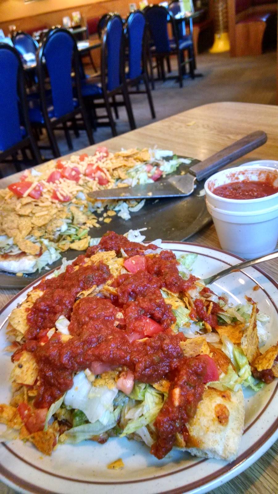 Mama Nicks Circle Pizzeria | restaurant | 1934 Washington St, Waterloo, IA 50702, USA | 3192333323 OR +1 319-233-3323