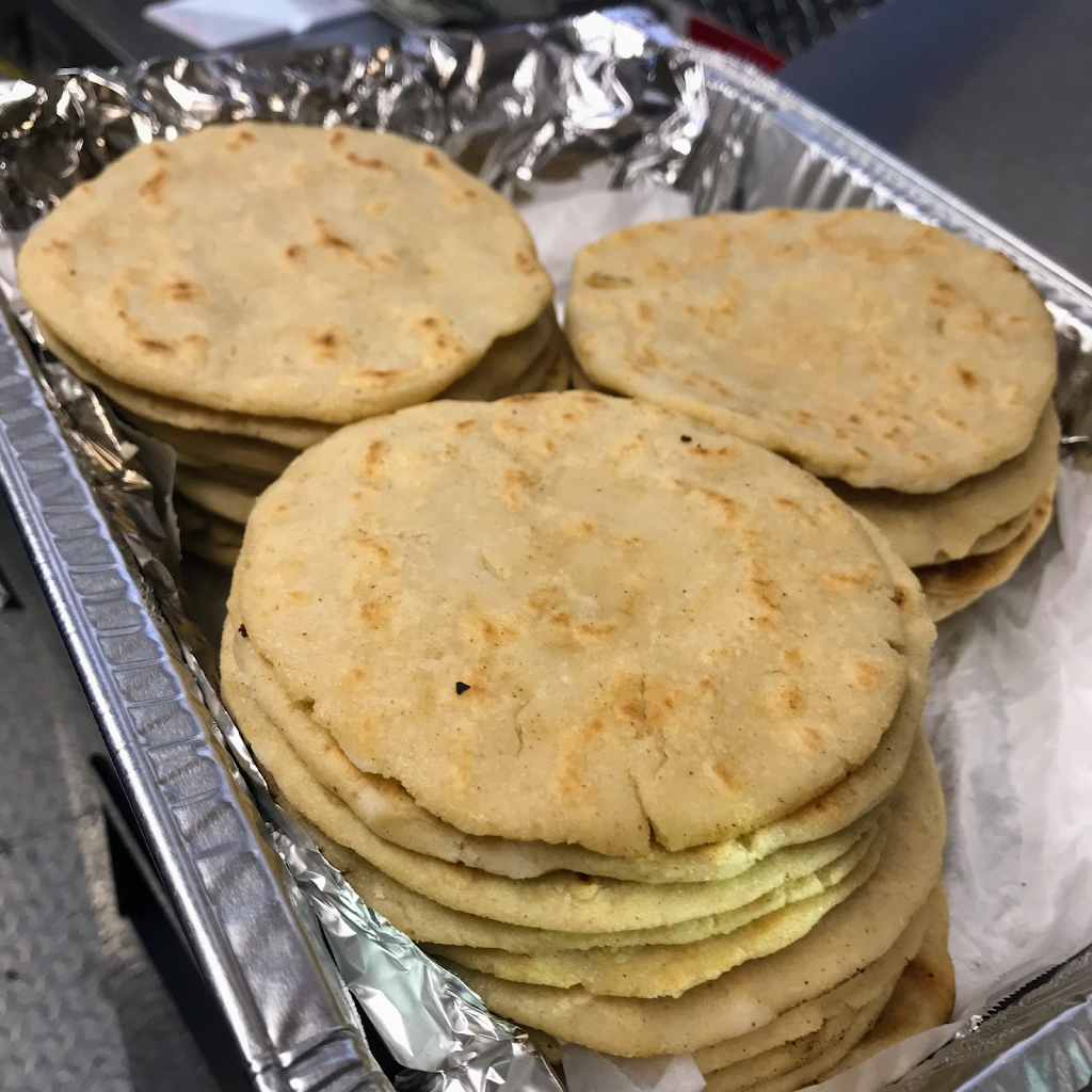 Pupuseria Elias | restaurant | 1218 S Getty St, Muskegon, MI 49442, USA | 2313298901 OR +1 231-329-8901