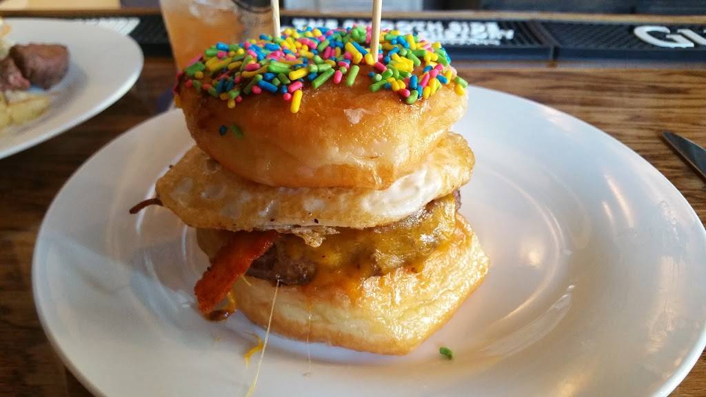 Harp & Clover | restaurant | 124 Court St, Gadsden, AL 35901, USA | 2564674824 OR +1 256-467-4824