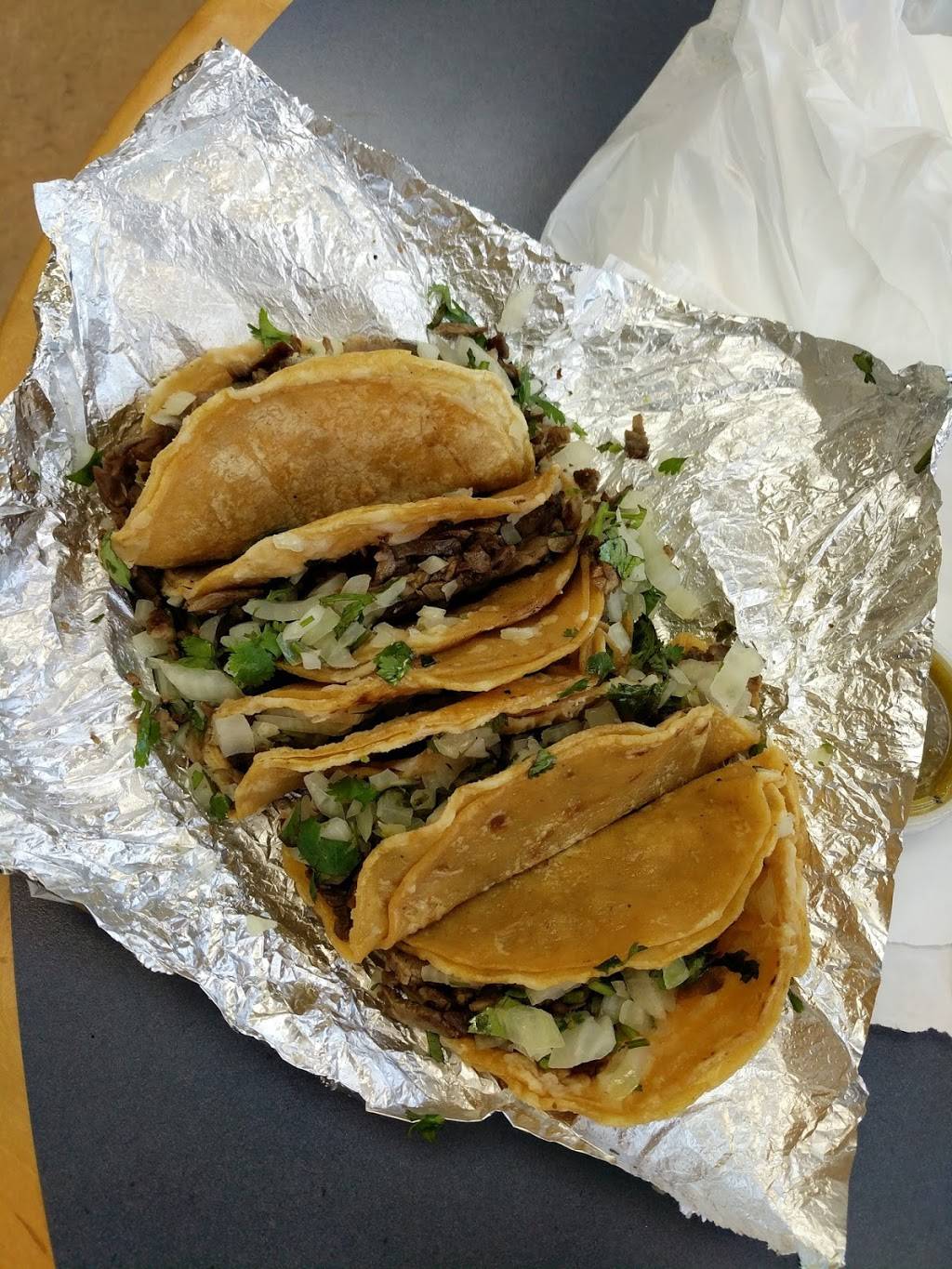 Tacos Chapala | restaurant | 3205 E Anaheim St # B, Long Beach, CA 90804, USA | 5624980570 OR +1 562-498-0570