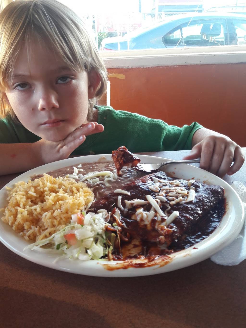 Velasquez Restaurant | restaurant | 14401 San Pablo Ave, San Pablo, CA 94806, USA | 5106805652 OR +1 510-680-5652