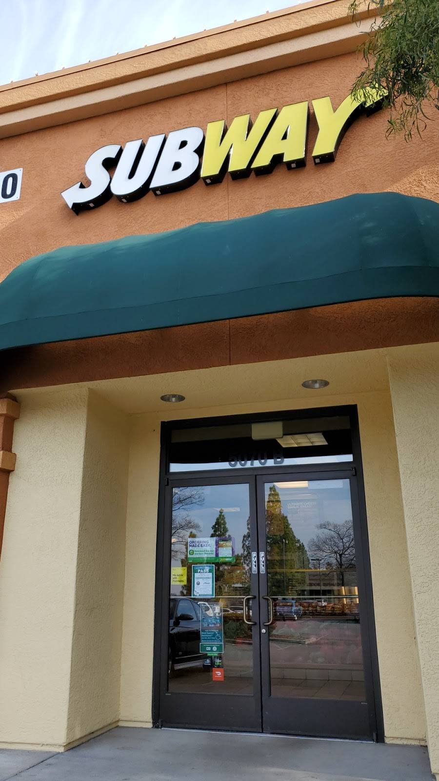 Subway | restaurant | 5070 Rocklin Rd, Rocklin, CA 95677, USA | 9166243011 OR +1 916-624-3011