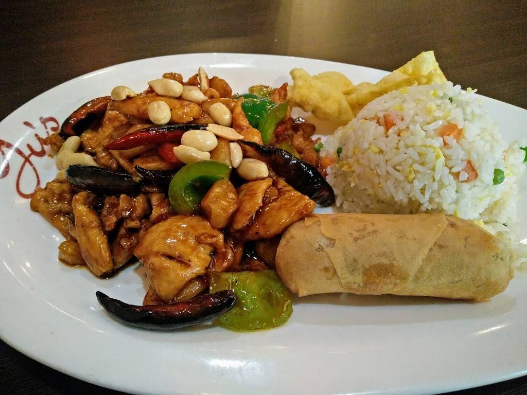 Yus Mandarin | restaurant | 4 E Phillip Rd, Vernon Hills, IL 60061, USA | 8478161888 OR +1 847-816-1888