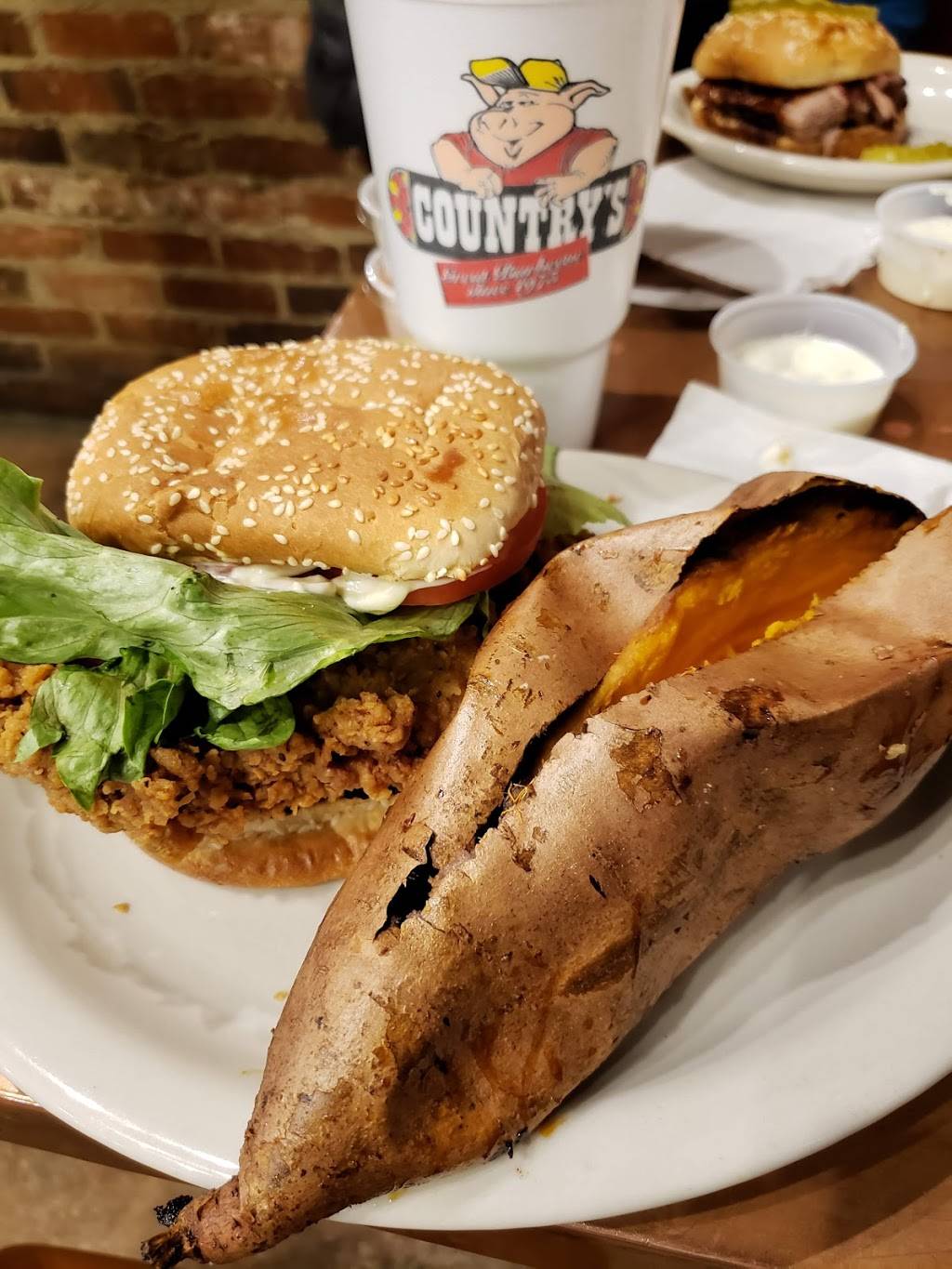 Countrys Barbecue | restaurant | 124 Vernon St, LaGrange, GA 30240, USA | 7068459687 OR +1 706-845-9687