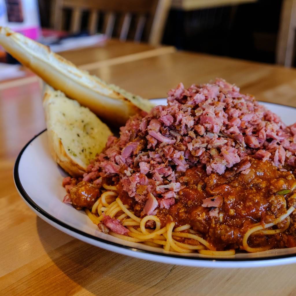 Nickels Deli Restaurants | restaurant | Place Versailles, 7275 Rue Sherbrooke E, Montréal, QC H1N 1E9, Canada | 5143522052 OR +1 514-352-2052