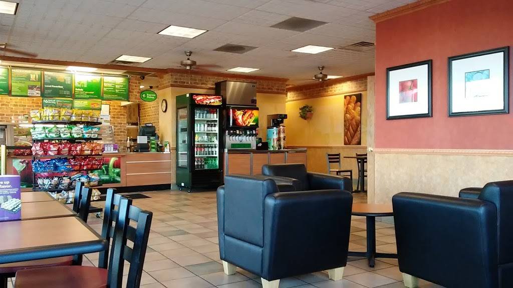 Subway | restaurant | 1211 N Court St, Circleville, OH 43113, USA | 7404974687 OR +1 740-497-4687