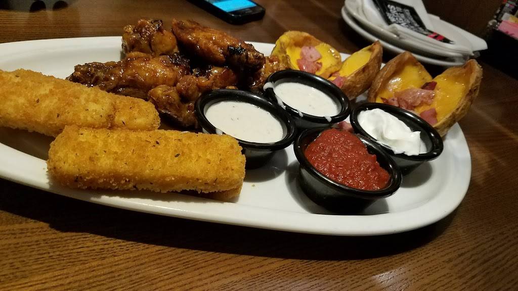 TGI Fridays | restaurant | 409 W W.T.Harris Blvd, Charlotte, NC 28262, USA | 7045488113 OR +1 704-548-8113