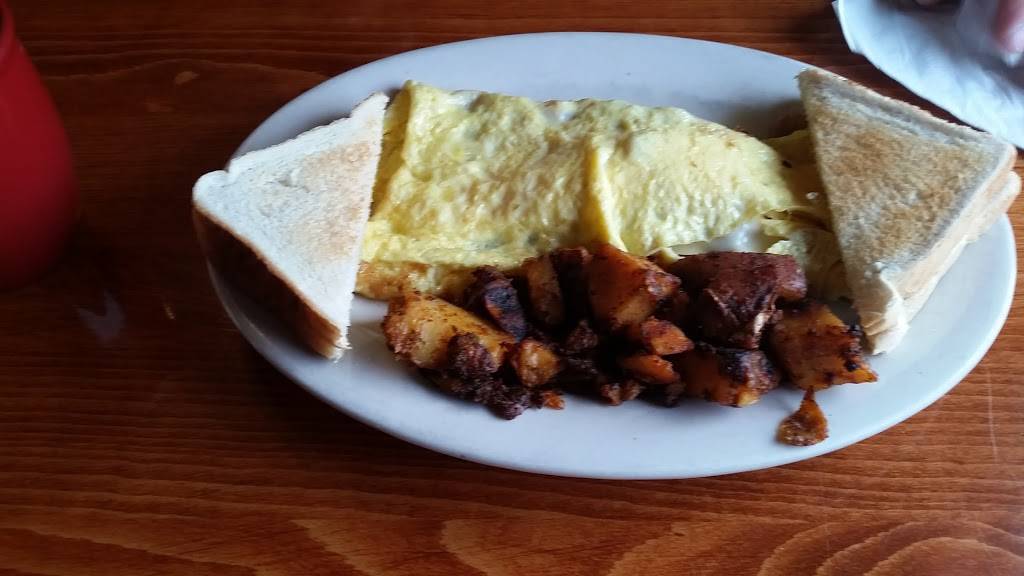 Railway Cafe | restaurant | 938 Lees River Ave, Somerset, MA 02726, USA | 5086179403 OR +1 508-617-9403