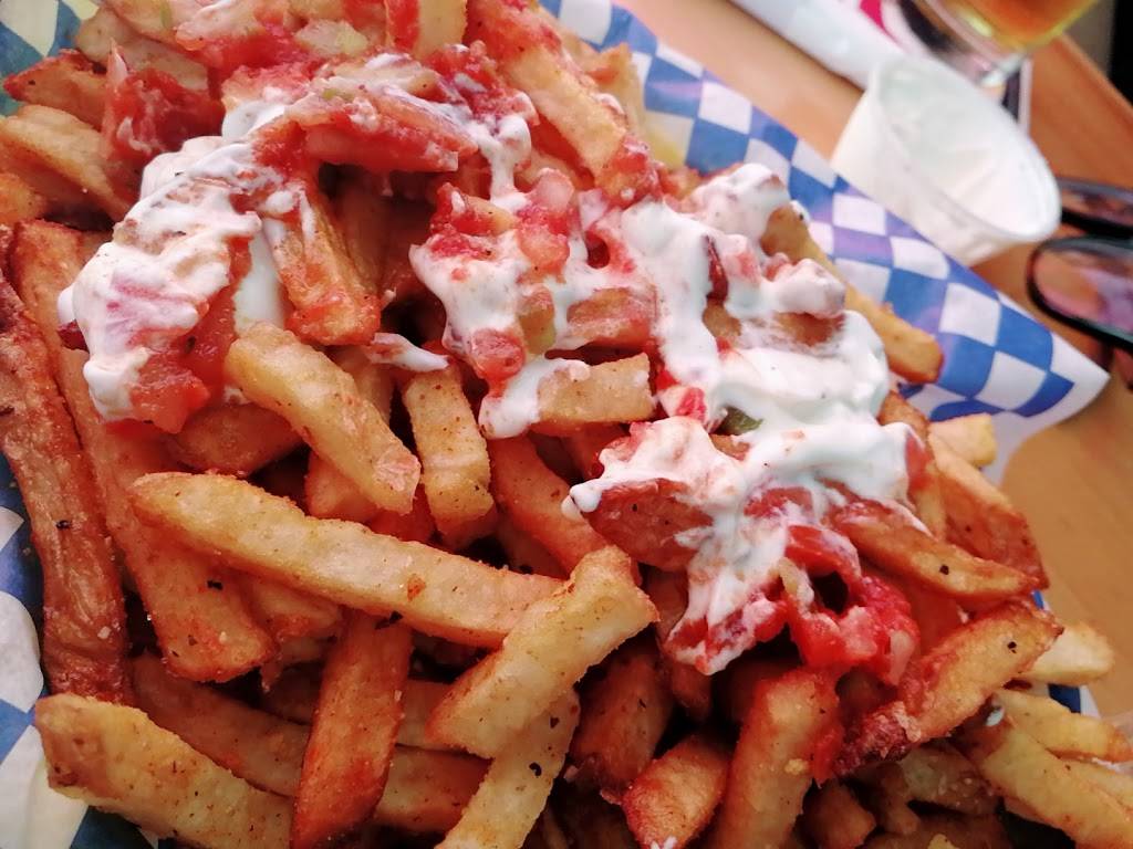 Fat Louies American Style Pizzeria & Bar | restaurant | 384 Linwell Rd, St. Catharines, ON L2M 2P2, Canada | 9059344673 OR +1 905-934-4673