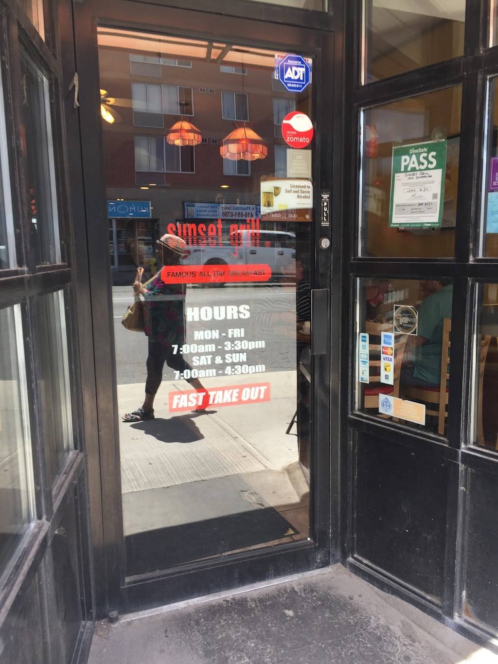 Sunset Grill | restaurant | 1602 Danforth Ave, Toronto, ON M4C 1H6, Canada | 4164660648 OR +1 416-466-0648