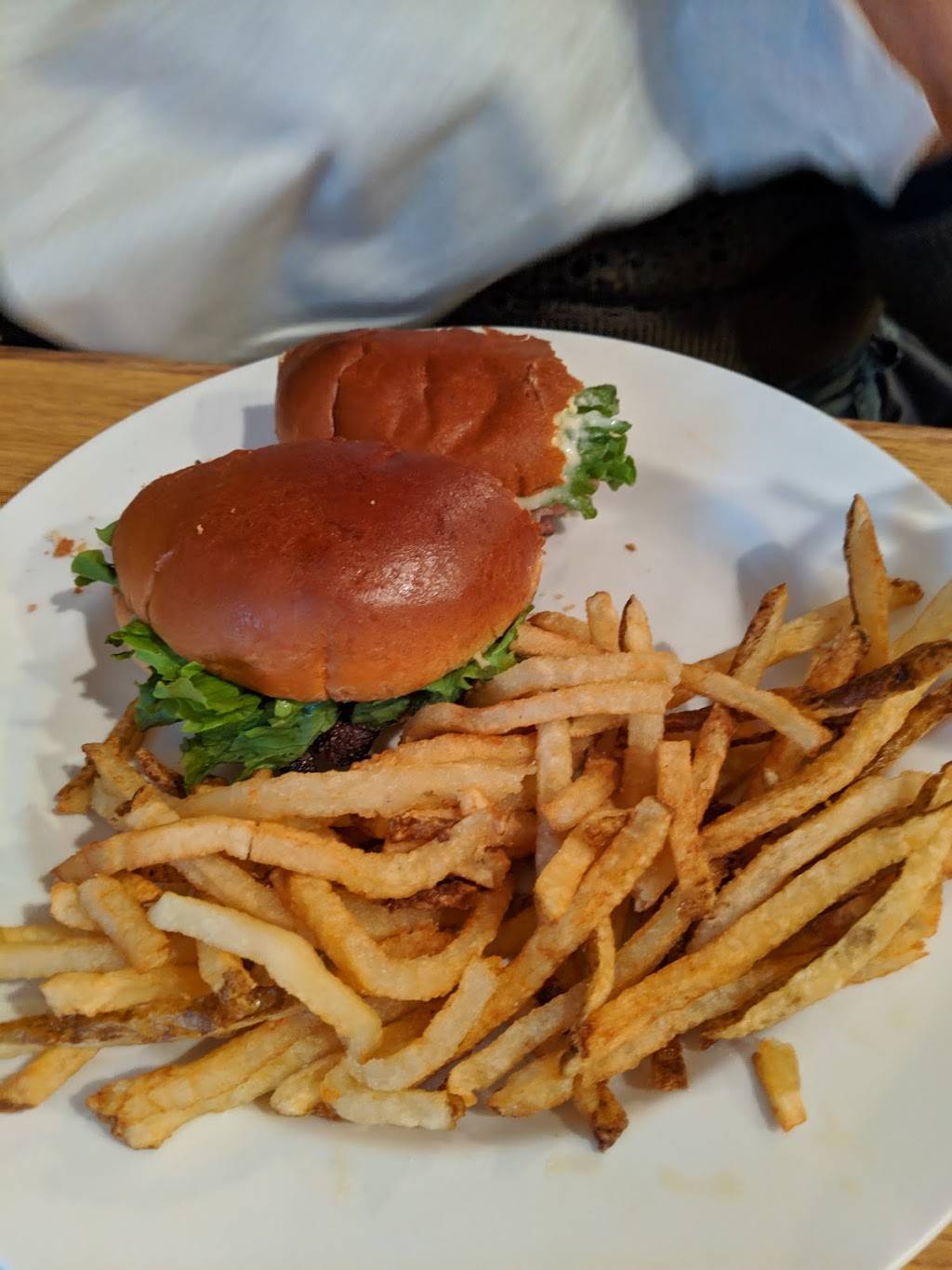 Georges Steak House | restaurant | 1260 Holland Rd, Suffolk, VA 23434, USA | 7579341726 OR +1 757-934-1726