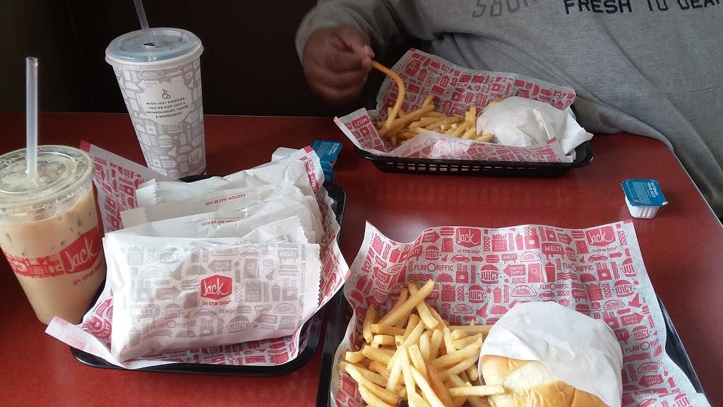 Jack in the Box | restaurant | 16400 W Valley Hwy, Tukwila, WA 98188, USA | 4252355060 OR +1 425-235-5060