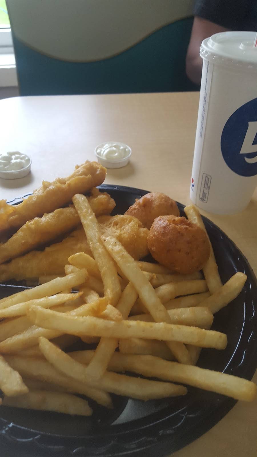 Long John Silvers | restaurant | 2630 Williams Blvd SW, Cedar Rapids, IA 52404, USA | 3193655353 OR +1 319-365-5353