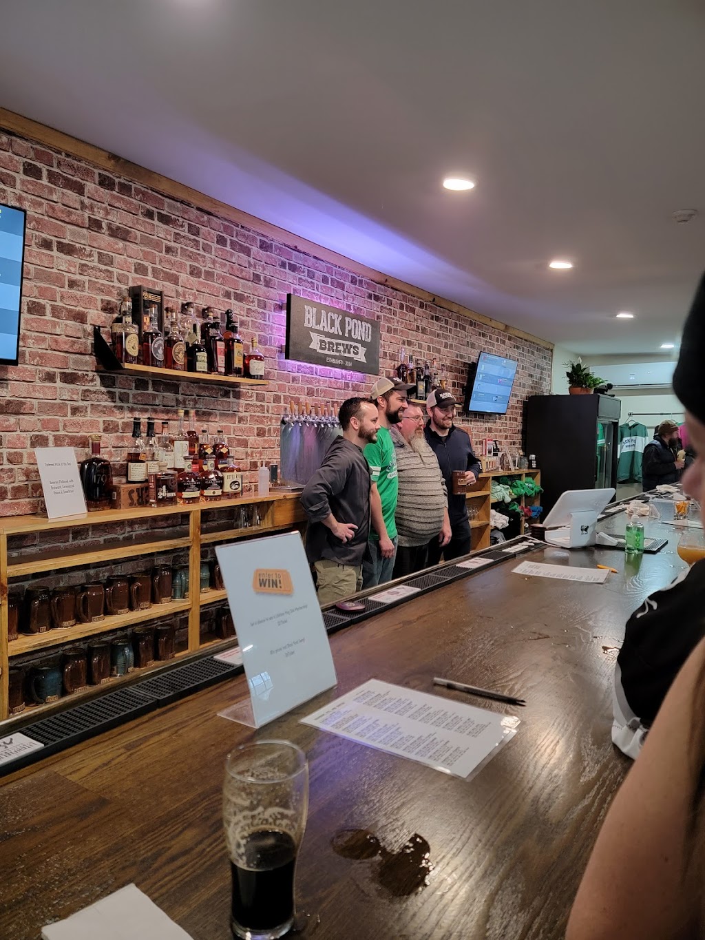 Black Pond Brews | restaurant | 1001 Hartford Pike, Dayville, CT 06241, USA | 8602075295 OR +1 860-207-5295