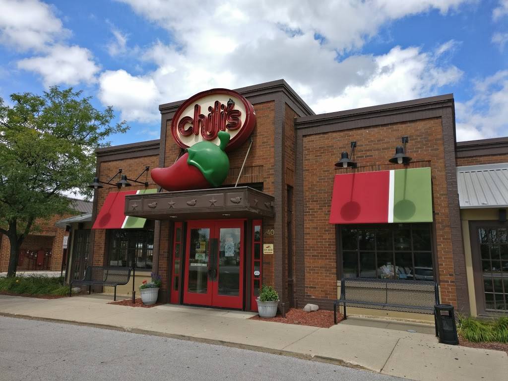 Chilis Grill & Bar | meal takeaway | 240 Danada Square W, Wheaton, IL 60189, USA | 6306902334 OR +1 630-690-2334