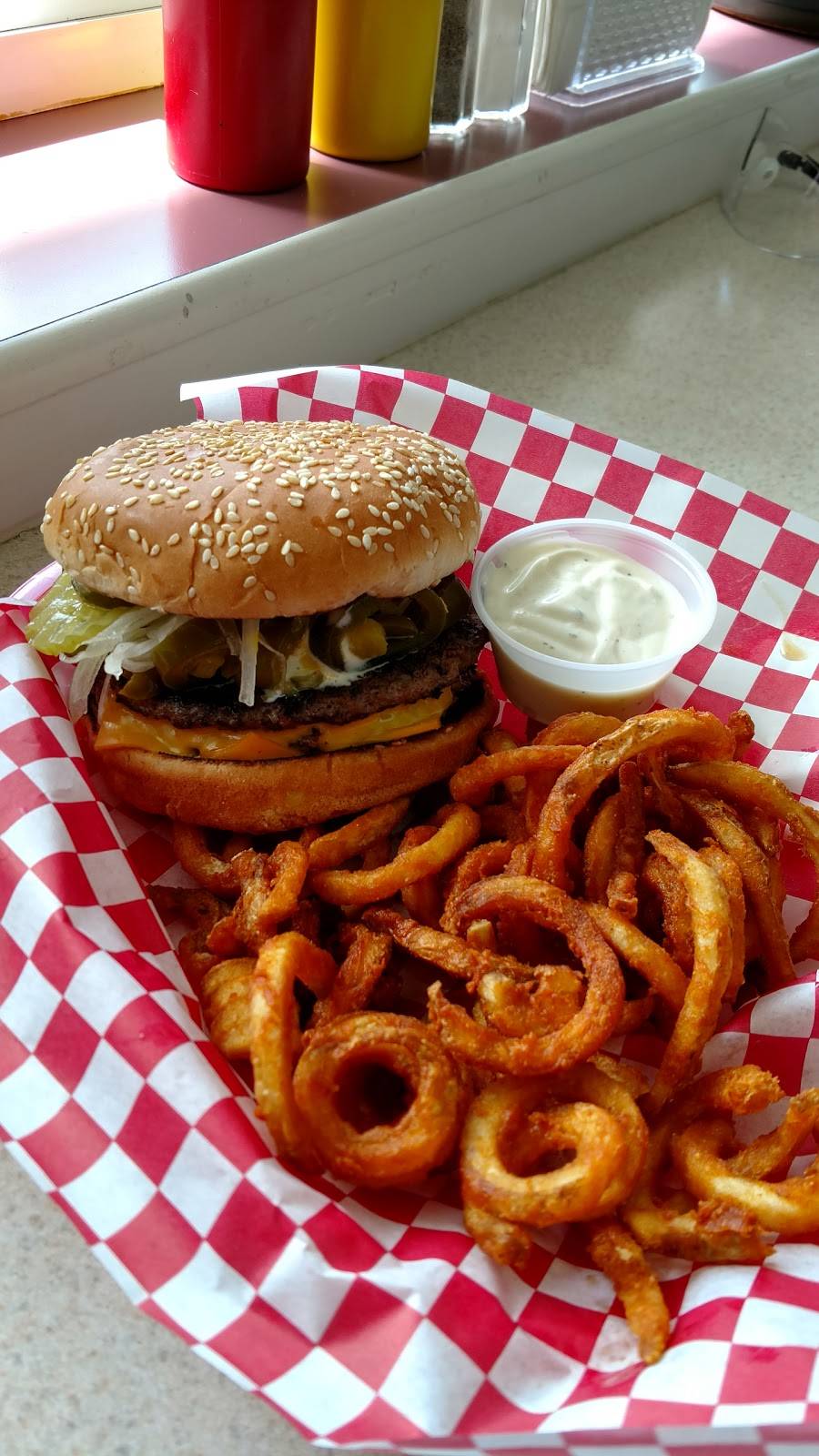 Dons Drive-In | restaurant | 925 S Meridian, Puyallup, WA 98371, USA | 2538451790 OR +1 253-845-1790