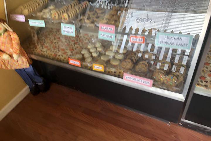 Nadeans | bakery | 195 E Morse St, Markle, IN 46770, USA | 2602243990 OR +1 260-224-3990