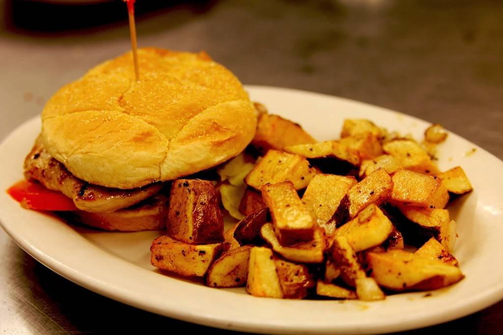 Gaslight Restaurant | restaurant | 328 E 4th St, Huntingburg, IN 47542, USA | 8126833669 OR +1 812-683-3669