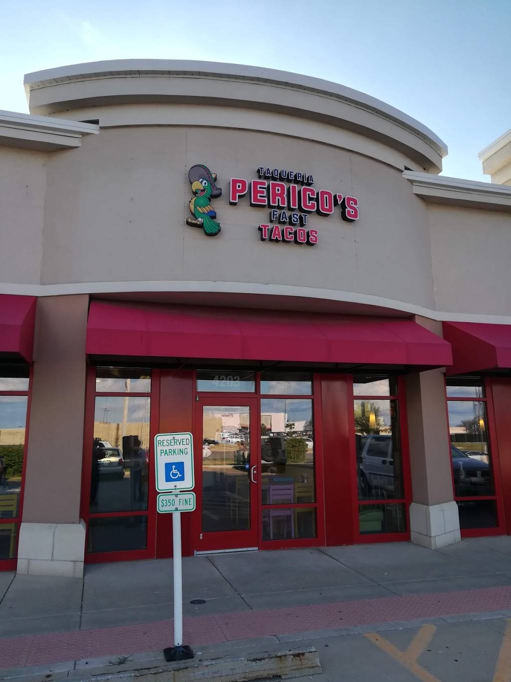 Perico’s Fast Tacos | restaurant | 4203 N Sterling Ave, Peoria, IL 61615, USA | 3098390856 OR +1 309-839-0856