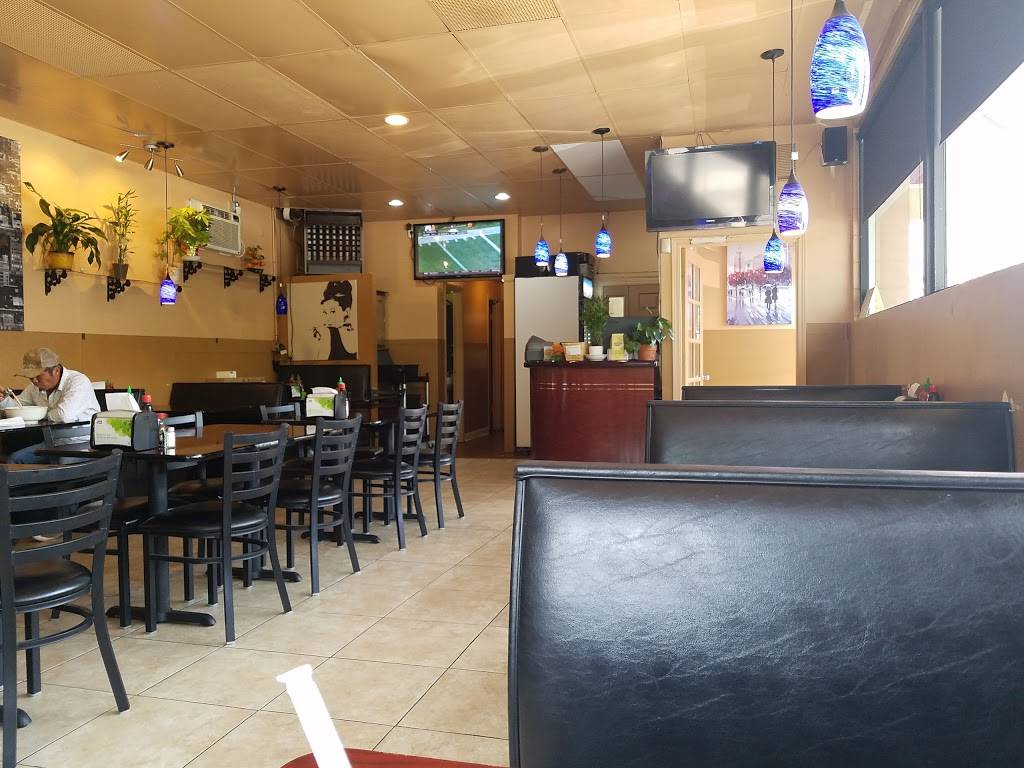 Pho Littleton | restaurant | 389 W Littleton Blvd, Littleton, CO 80120, USA | 3037975488 OR +1 303-797-5488