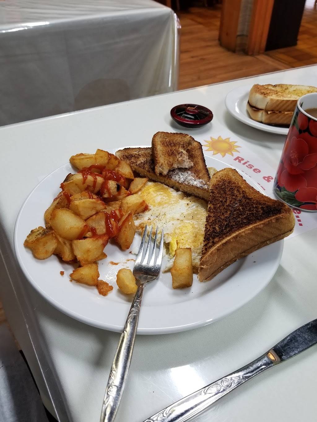 A cup A coffee Family Restaurant | restaurant | 996 Confederation St, Sarnia, ON N7S 5S5, Canada | 5193367000 OR +1 519-336-7000